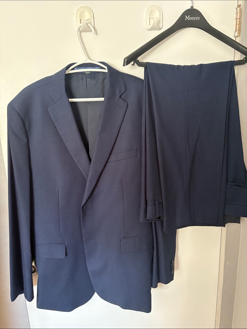 RW&CO. Navy Men's Two-Piece Suit Jacket and Trousers